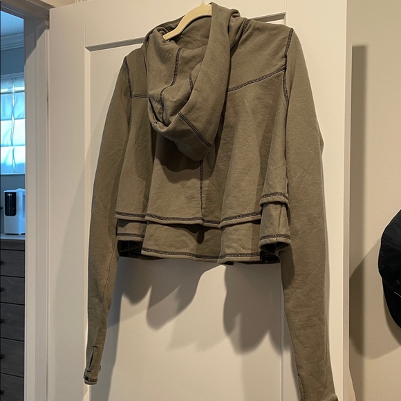 First Place Pullover - Picture 8 of 10